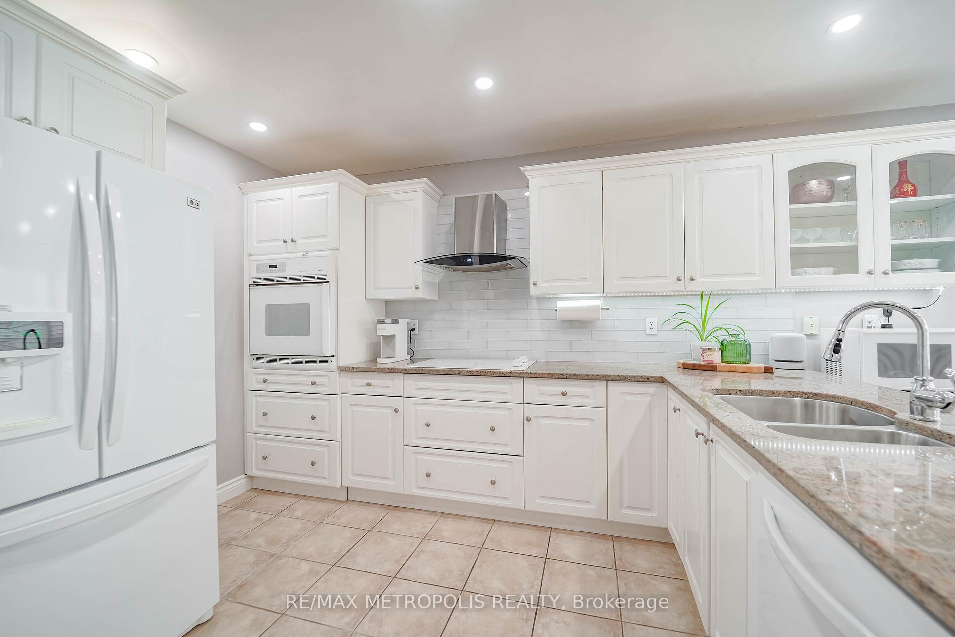 Photo 14 of 26 Limestone Crescent, Whitby, Pringle Creek — HOMEH