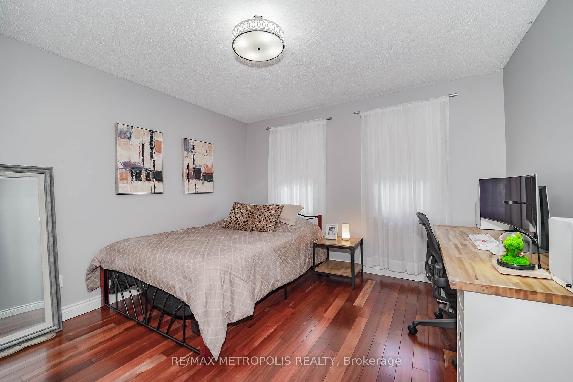 Photo 21 of 26 Limestone Crescent, Whitby, Pringle Creek — HOMEH