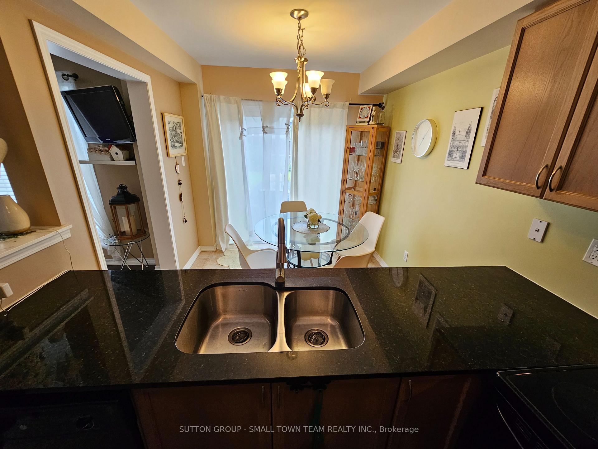 Photo 11 of 59 Trowbridge Street, Woolwich, Breslau — HOMEH