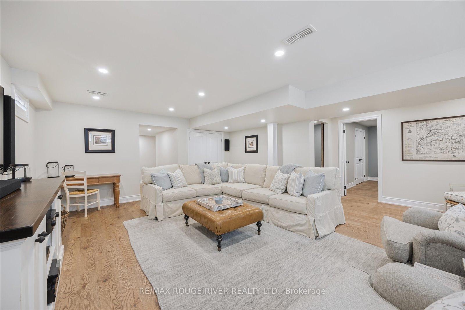 Photo 32 of 34 Nightingale Crescent, Whitby, Brooklin — HOMEH