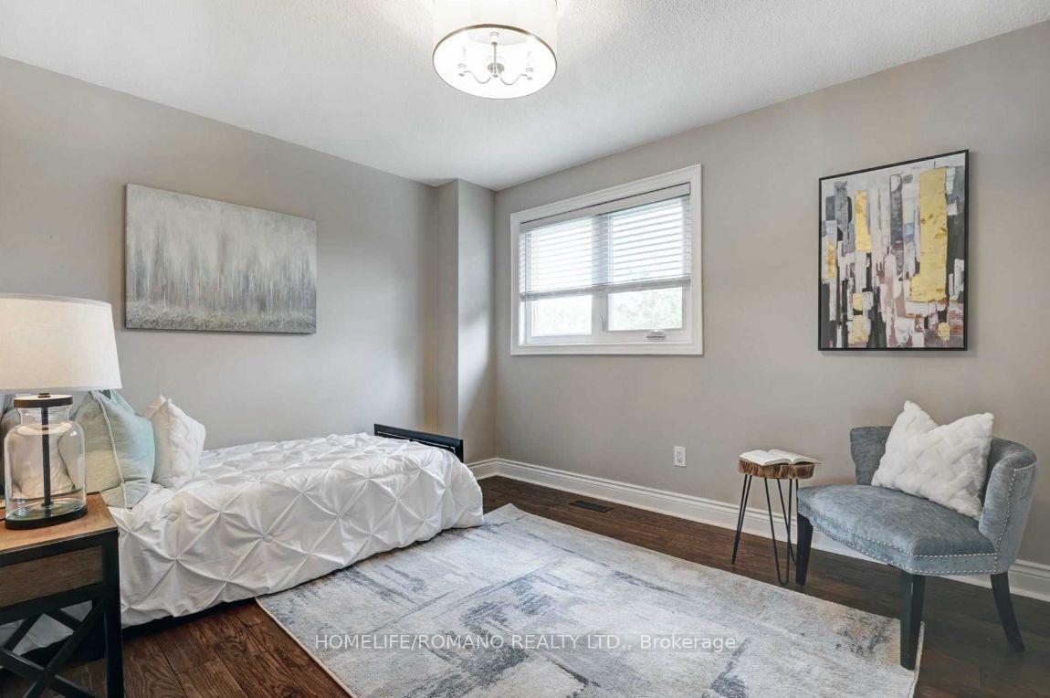 Photo 9 of 2 Viva Court, Vaughan, Maple — HOMEH