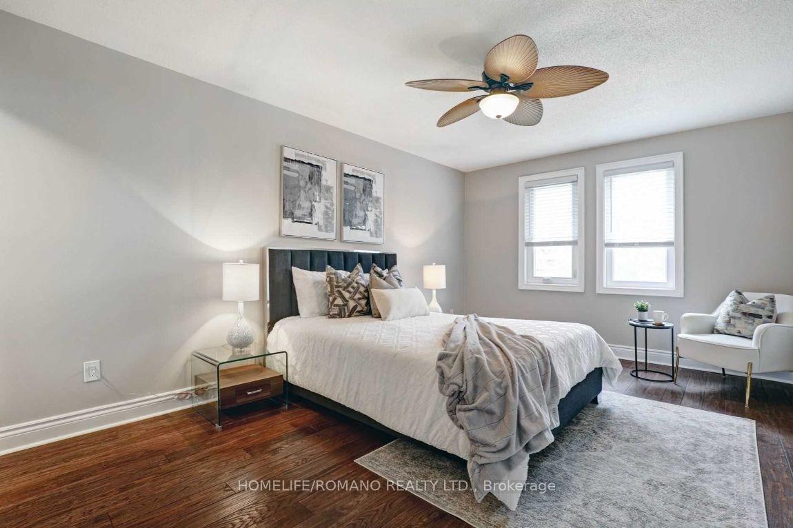 Photo 11 of 2 Viva Court, Vaughan, Maple — HOMEH