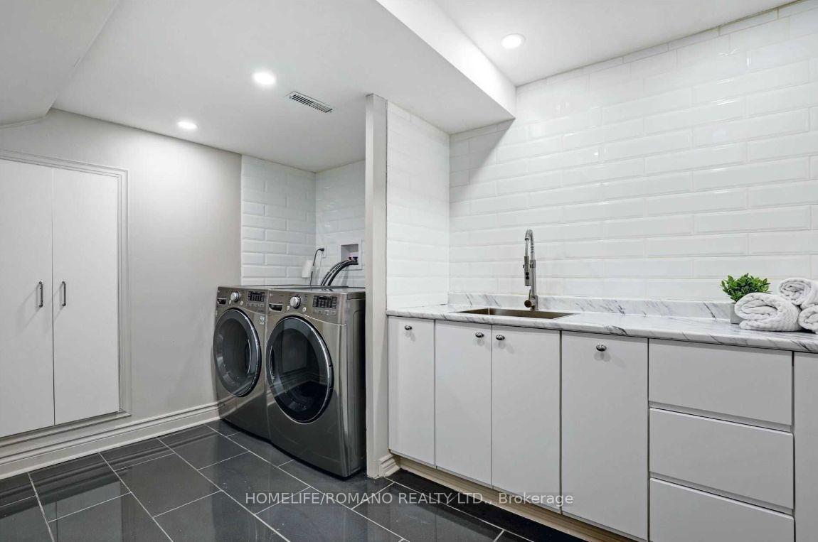 Photo 15 of 2 Viva Court, Vaughan, Maple — HOMEH