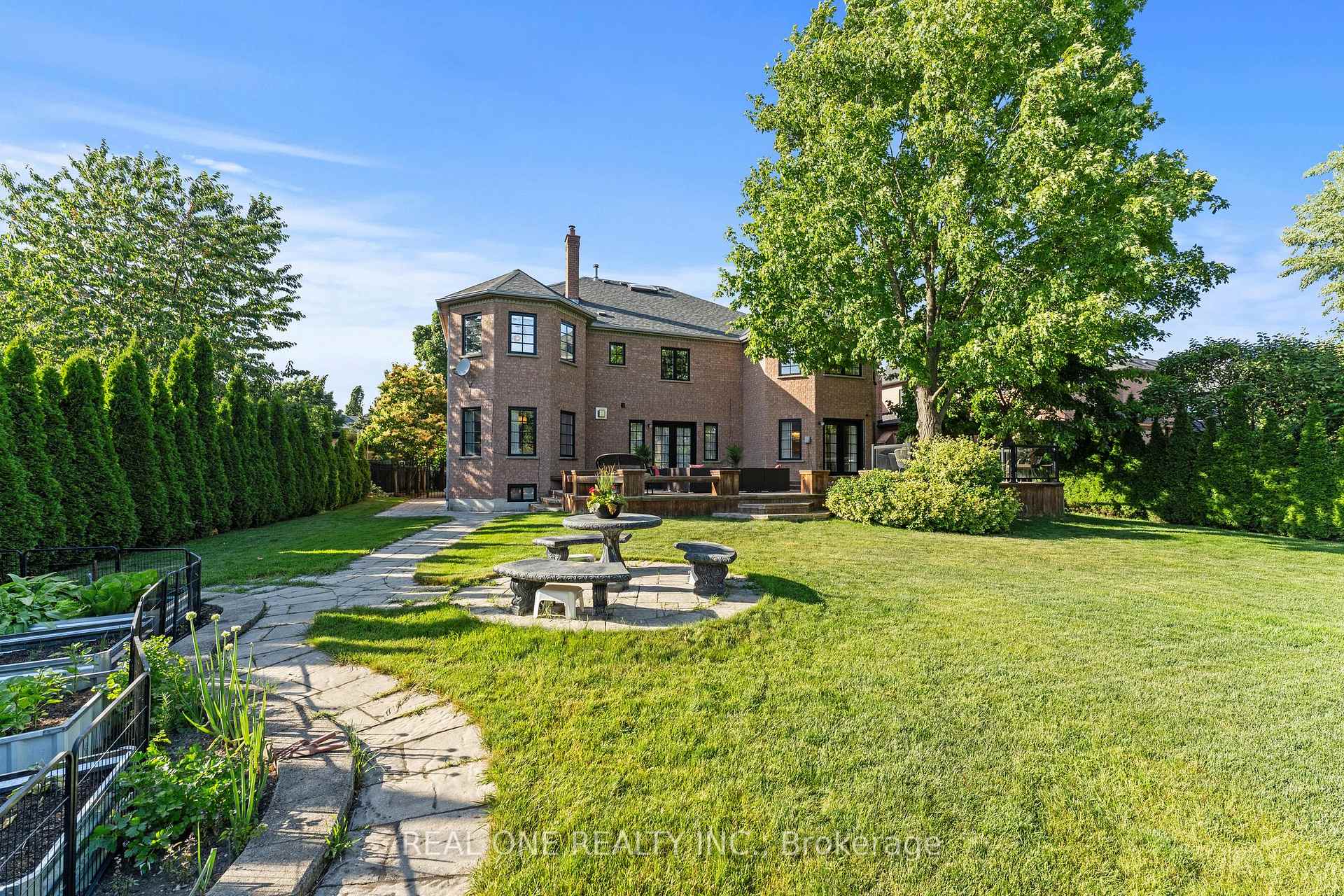 Photo 2 of 111 Cartwright Boulevard, Vaughan, East Woodbridge — HOMEH