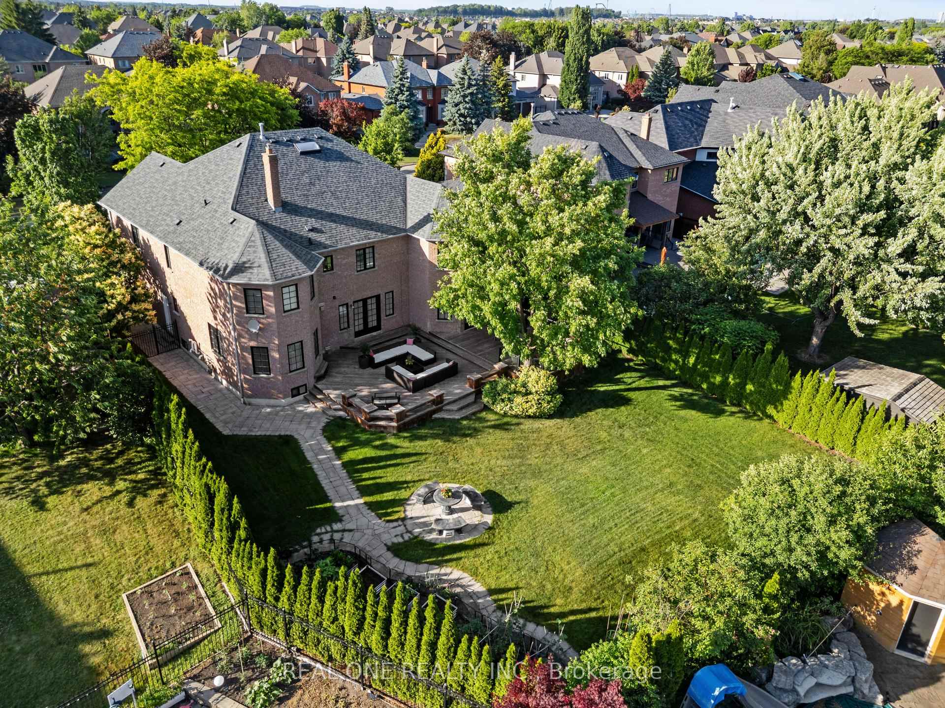 Photo 4 of 111 Cartwright Boulevard, Vaughan, East Woodbridge — HOMEH