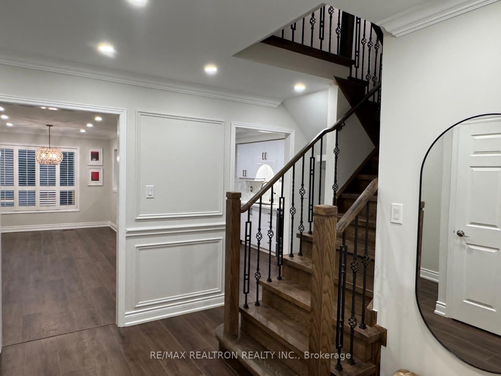 Photo 3 of 73 Lento Court, Vaughan, East Woodbridge — HOMEH