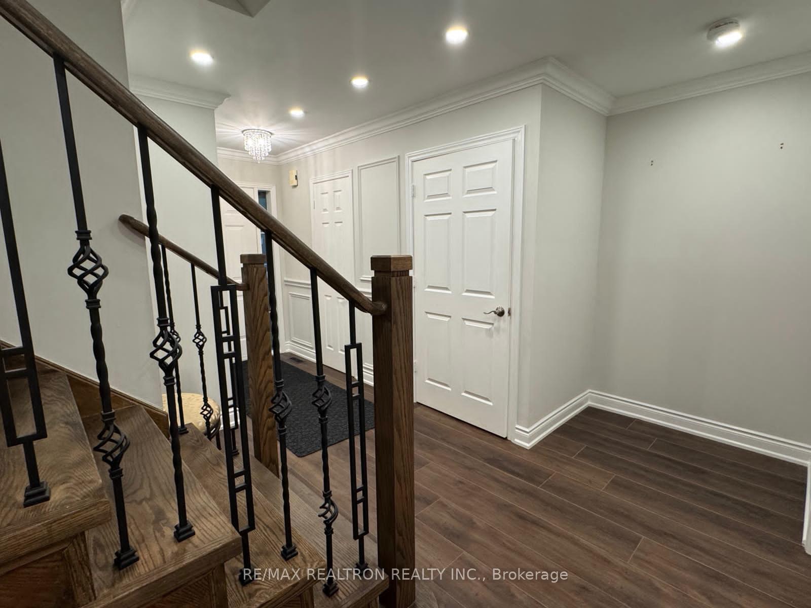 Photo 4 of 73 Lento Court, Vaughan, East Woodbridge — HOMEH