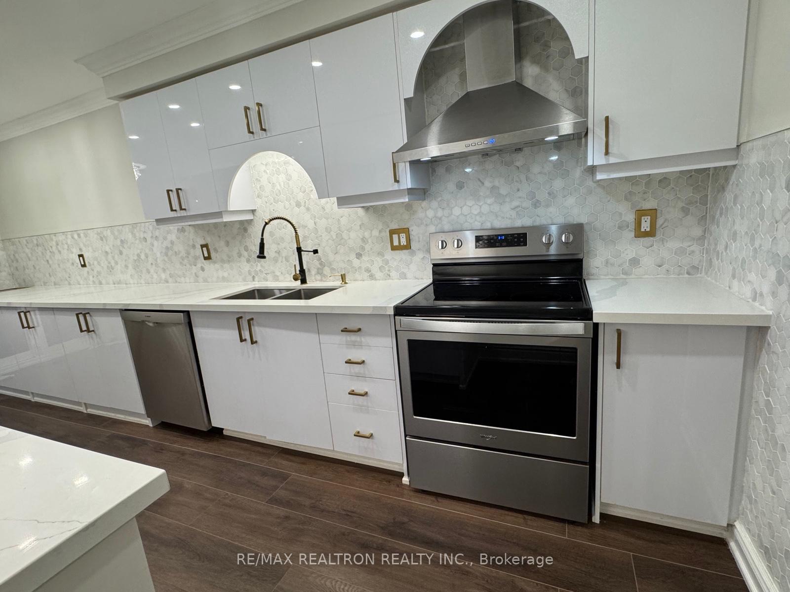 Photo 6 of 73 Lento Court, Vaughan, East Woodbridge — HOMEH