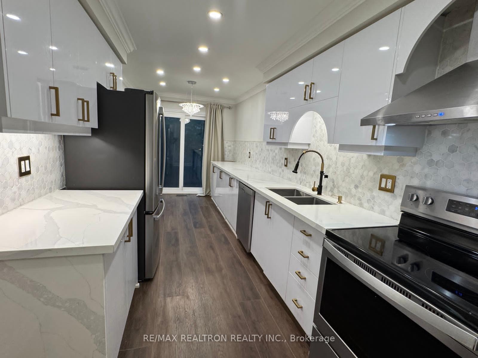 Photo 7 of 73 Lento Court, Vaughan, East Woodbridge — HOMEH