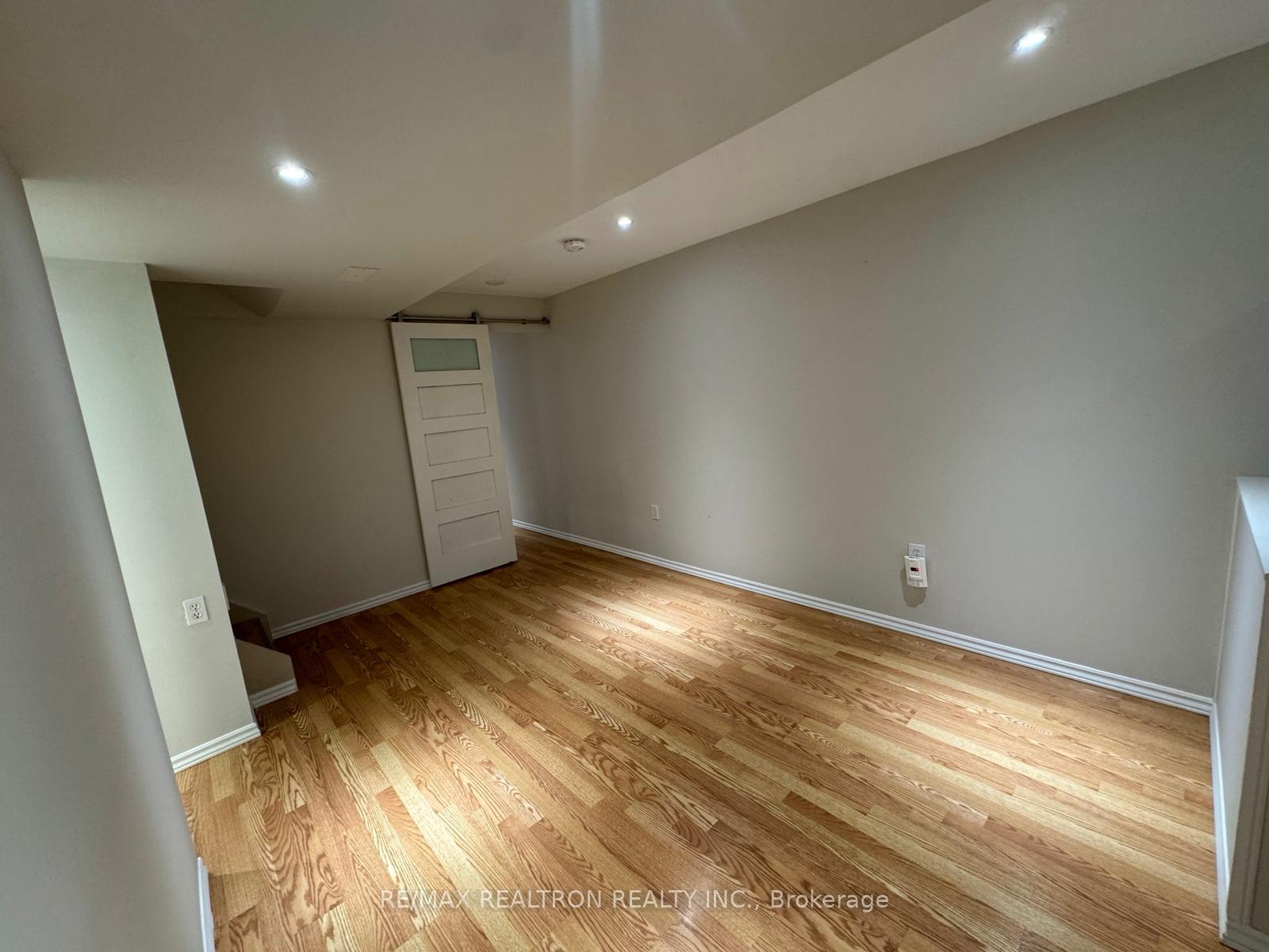Photo 23 of 73 Lento Court, Vaughan, East Woodbridge — HOMEH
