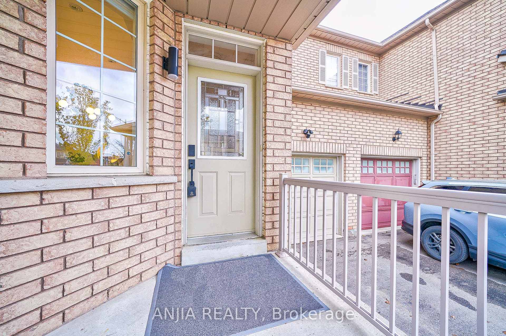 Photo 3 of 32 Sanderson Road, Markham, Cachet — HOMEH