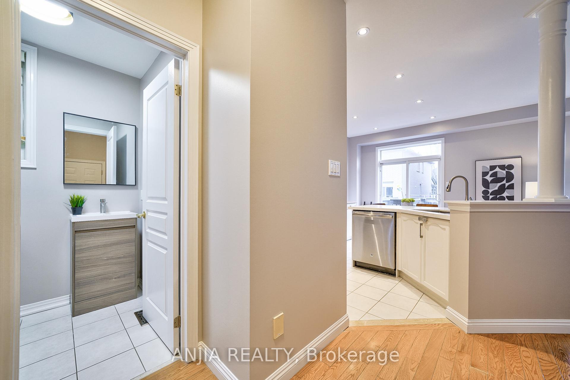 Photo 9 of 32 Sanderson Road, Markham, Cachet — HOMEH