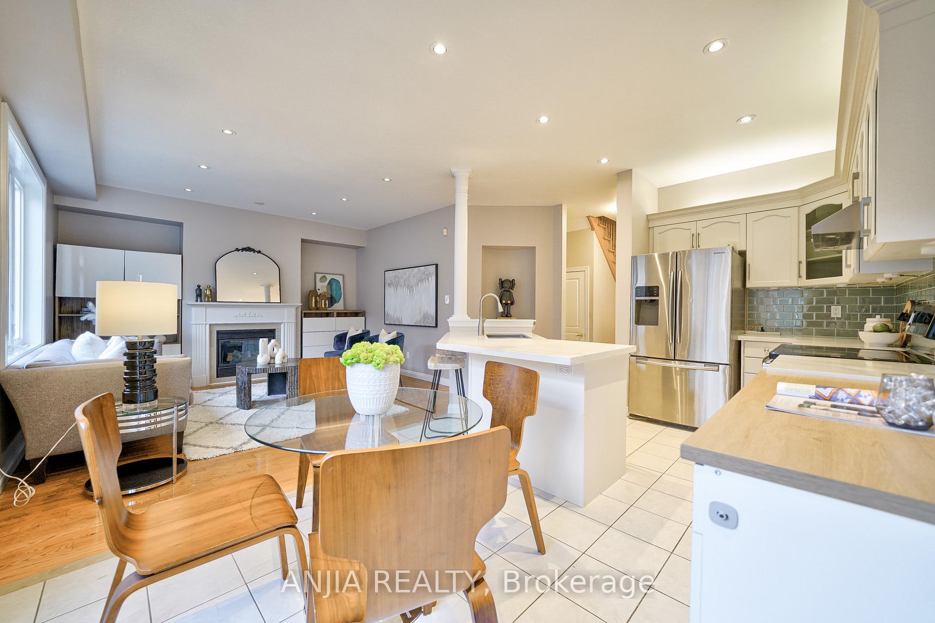 Photo 11 of 32 Sanderson Road, Markham, Cachet — HOMEH
