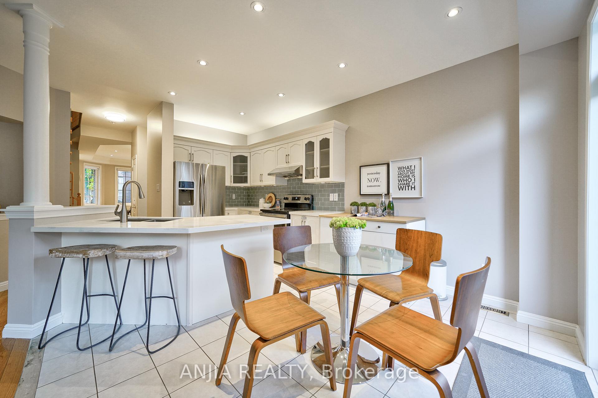 Photo 12 of 32 Sanderson Road, Markham, Cachet — HOMEH