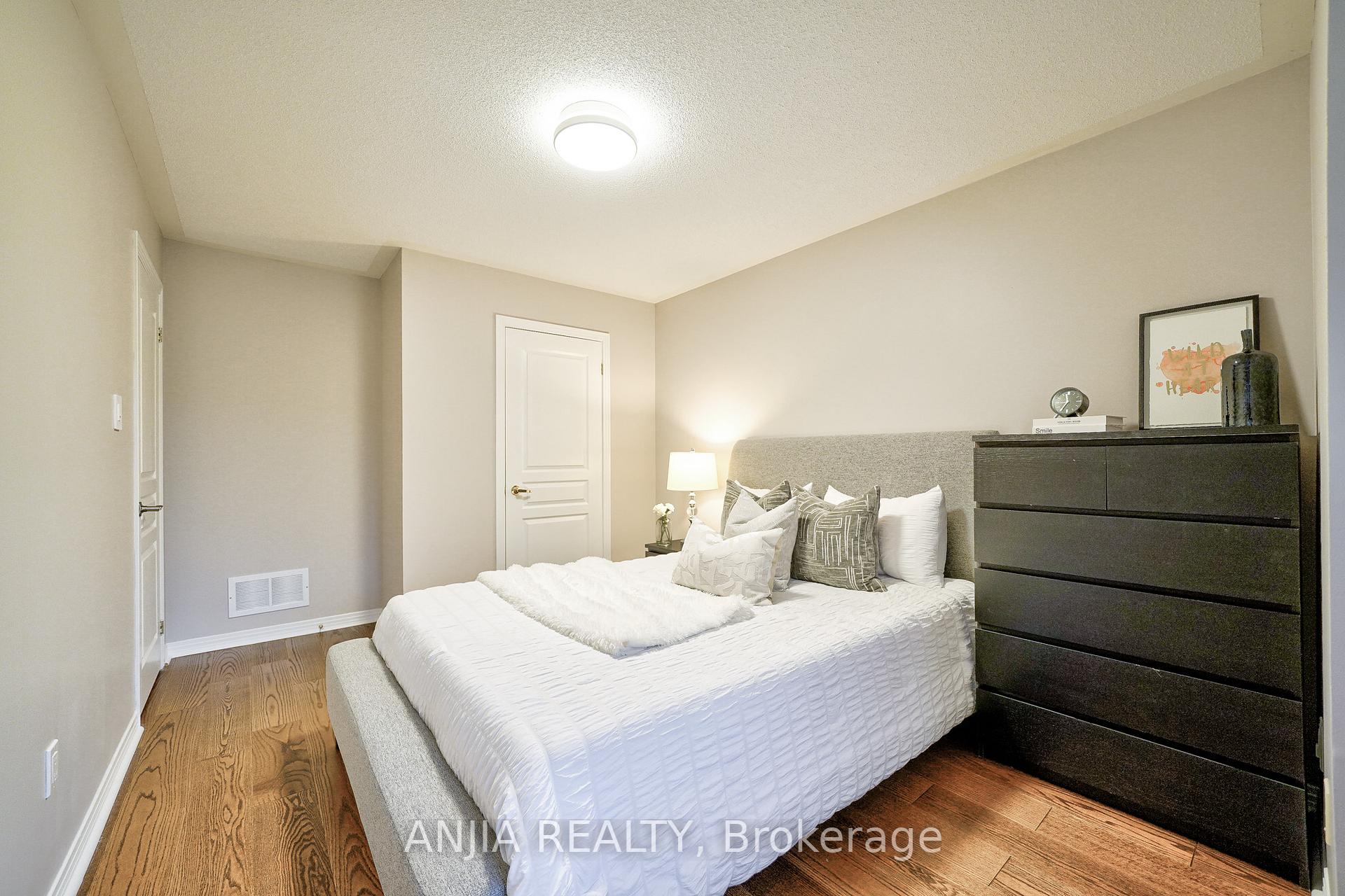 Photo 27 of 32 Sanderson Road, Markham, Cachet — HOMEH