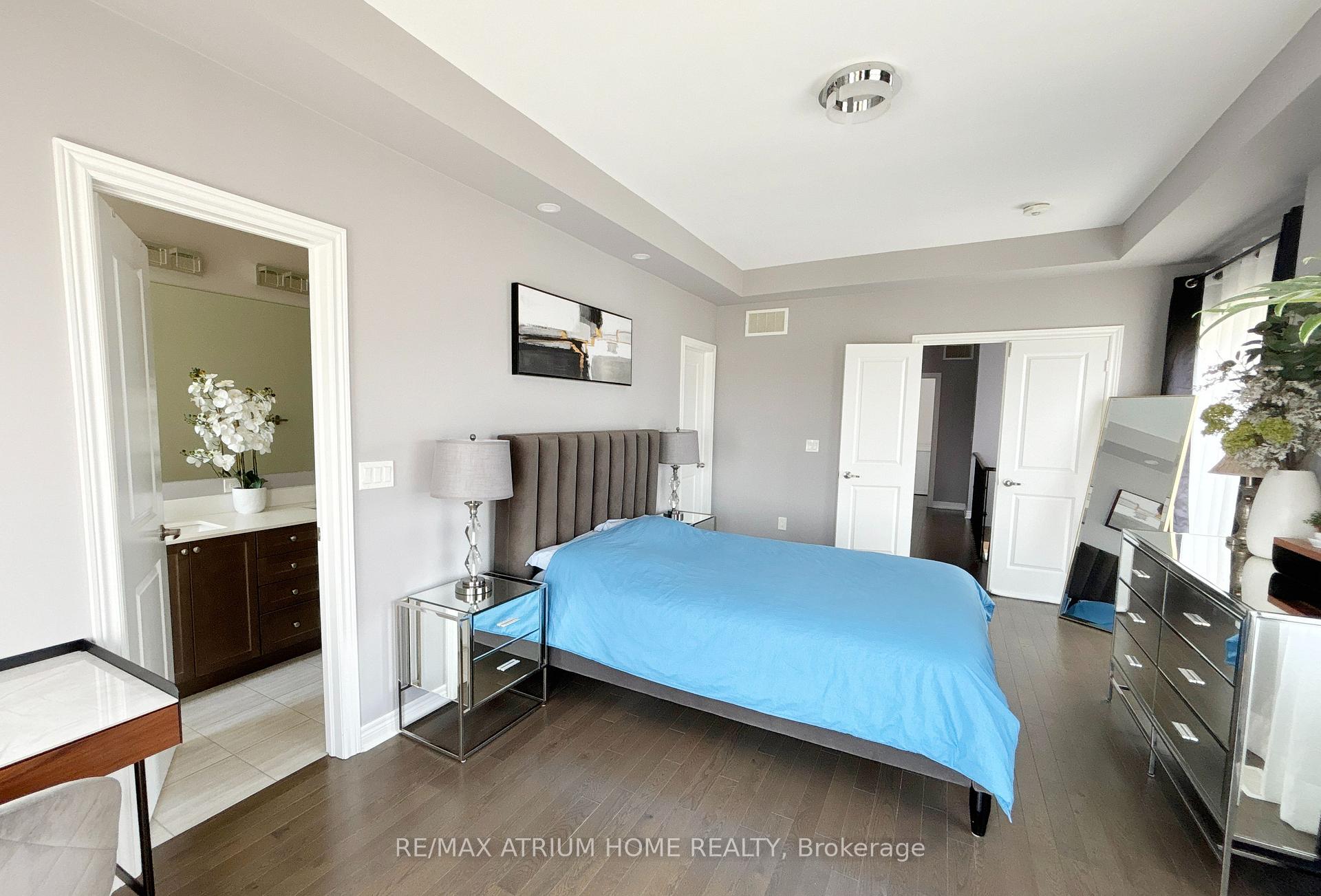 Photo 13 of 1 Laskin Drive, Vaughan, Patterson — HOMEH
