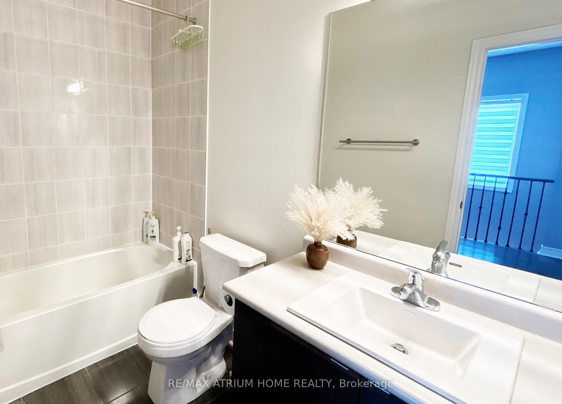 Photo 19 of 1 Laskin Drive, Vaughan, Patterson — HOMEH