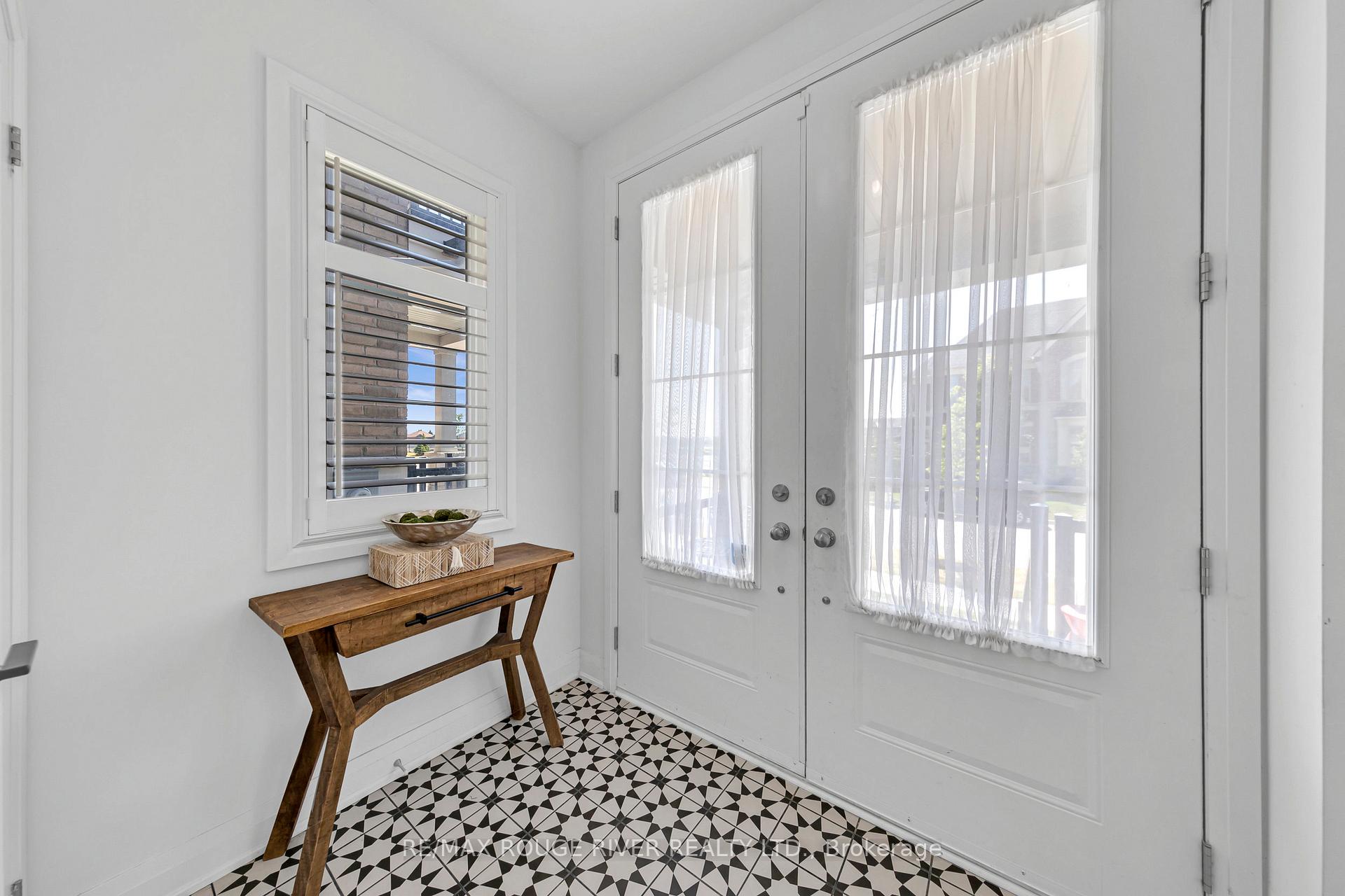 Photo 3 of 3 Dorian Drive, Whitby, Williamsburg — HOMEH