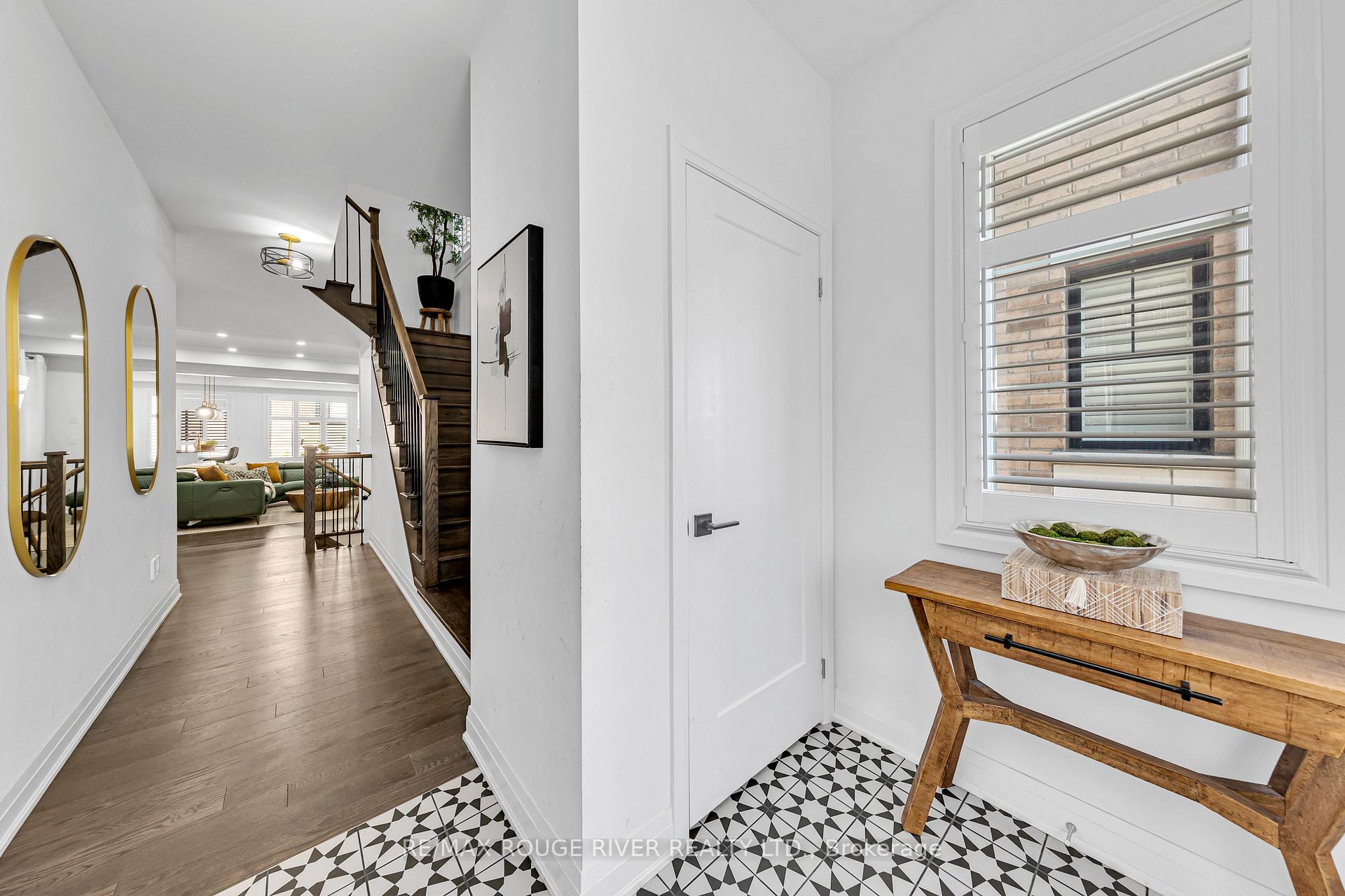Photo 5 of 3 Dorian Drive, Whitby, Williamsburg — HOMEH
