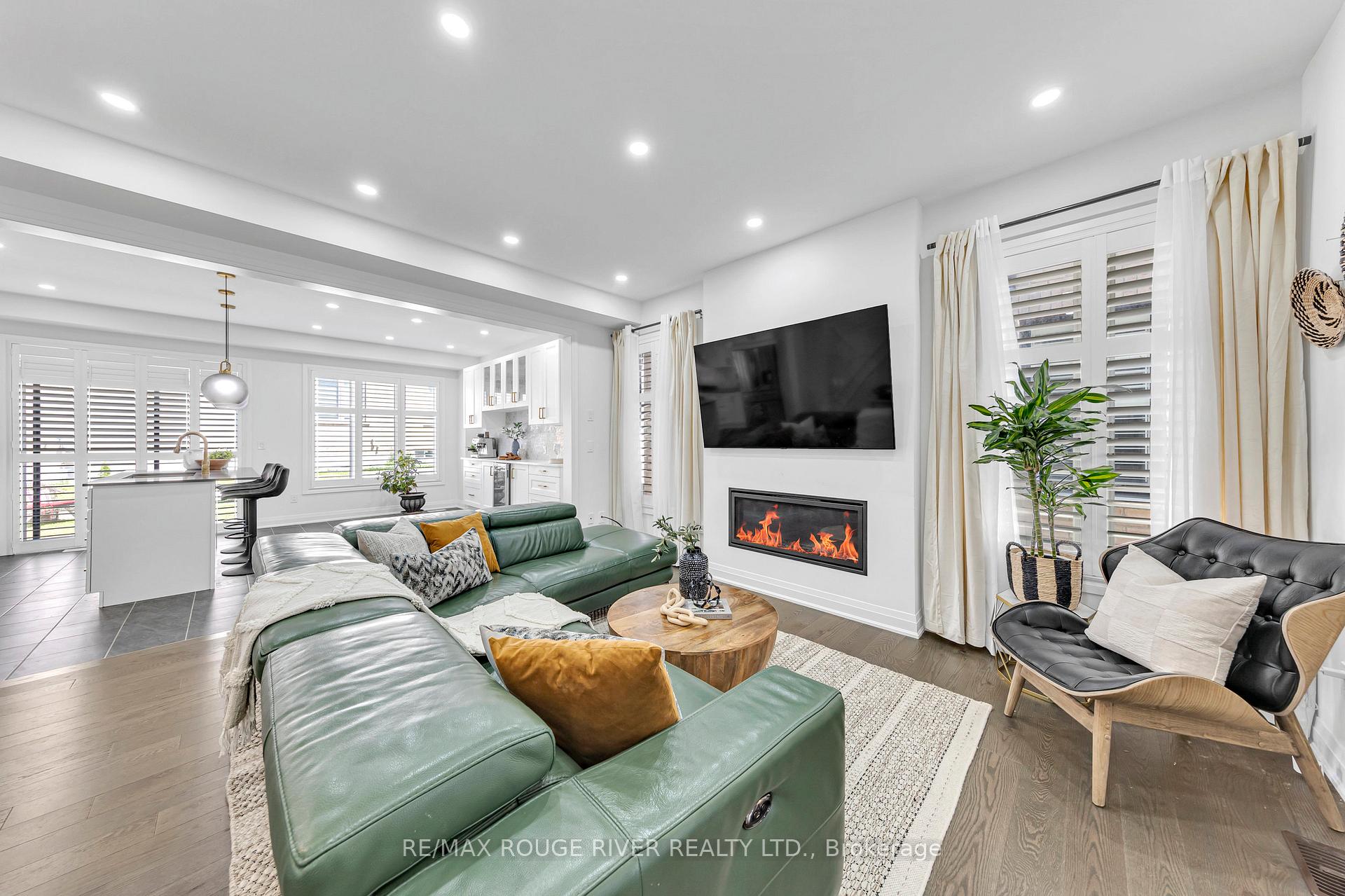 Photo 7 of 3 Dorian Drive, Whitby, Williamsburg — HOMEH