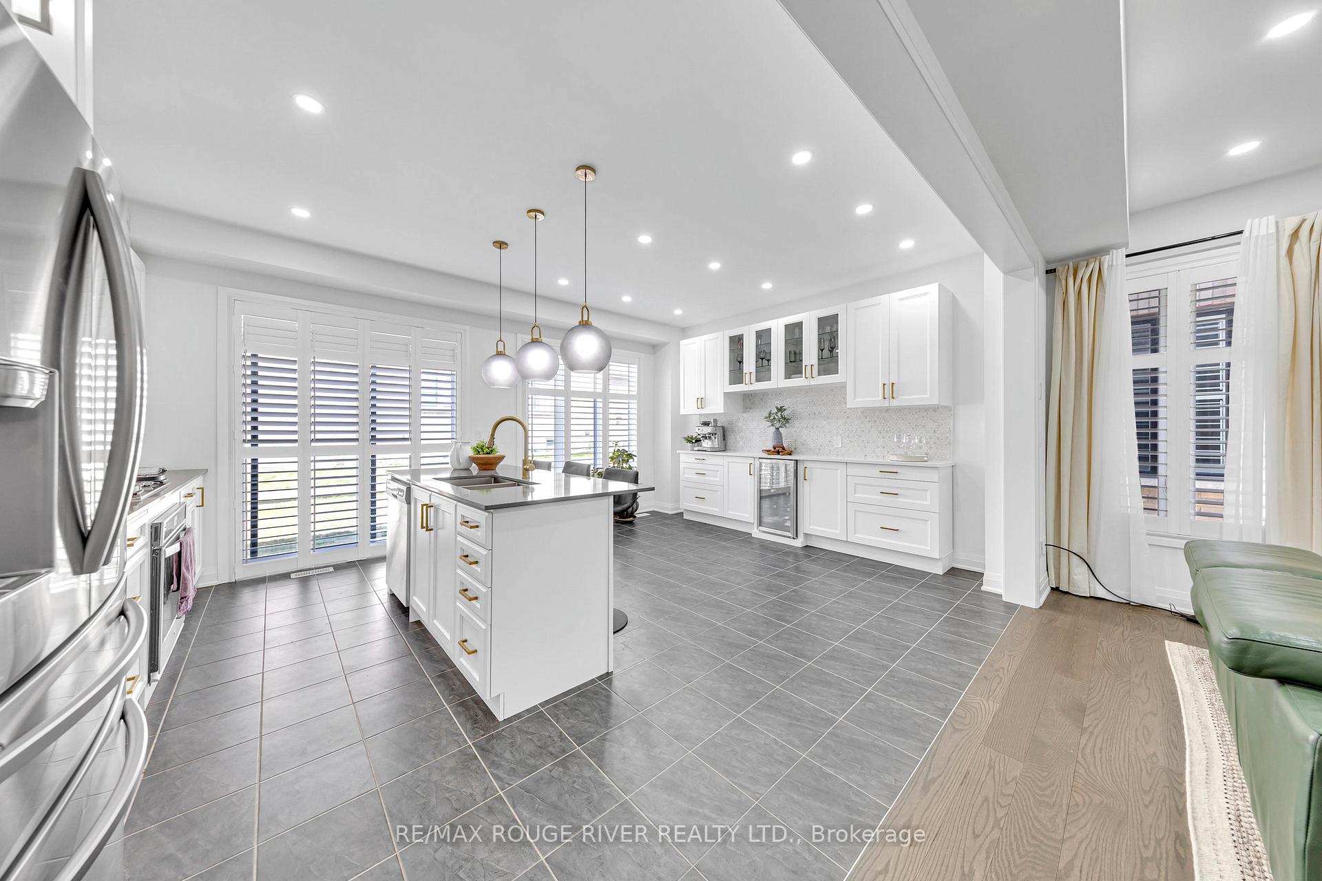 Photo 12 of 3 Dorian Drive, Whitby, Williamsburg — HOMEH