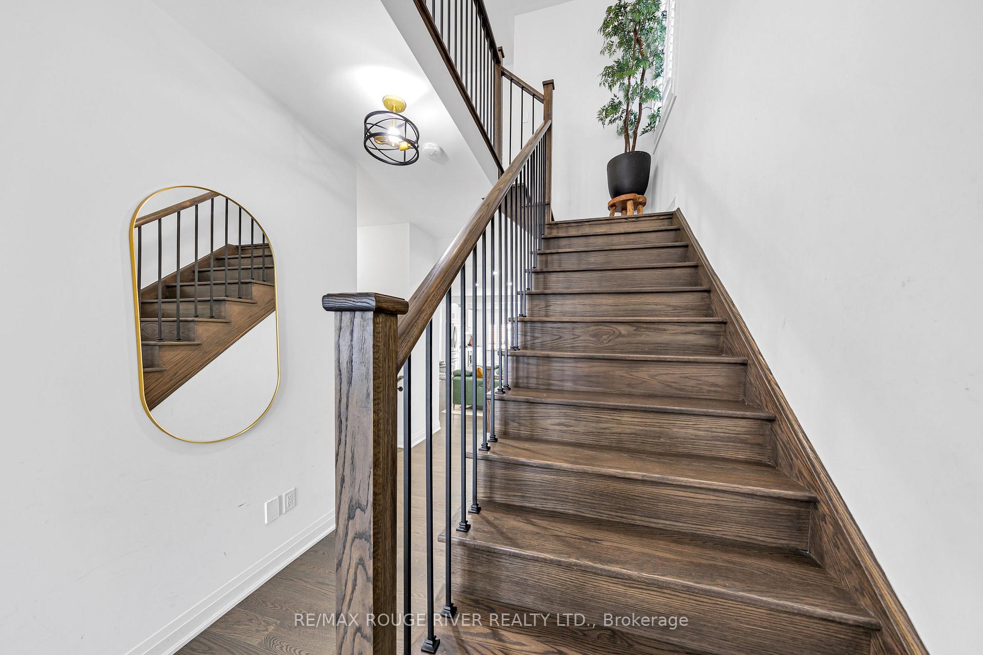 Photo 16 of 3 Dorian Drive, Whitby, Williamsburg — HOMEH