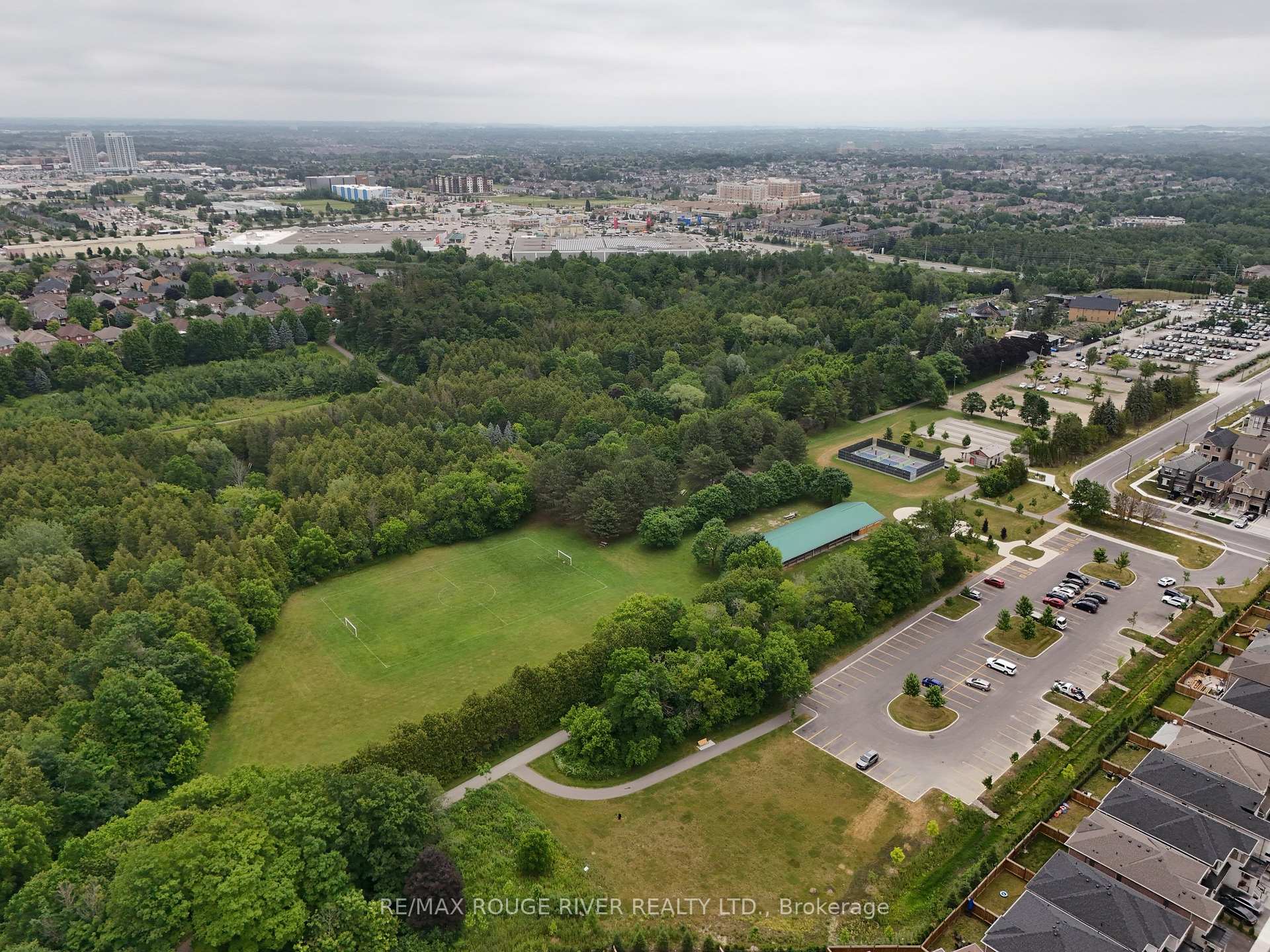 Photo 32 of 3 Dorian Drive, Whitby, Williamsburg — HOMEH