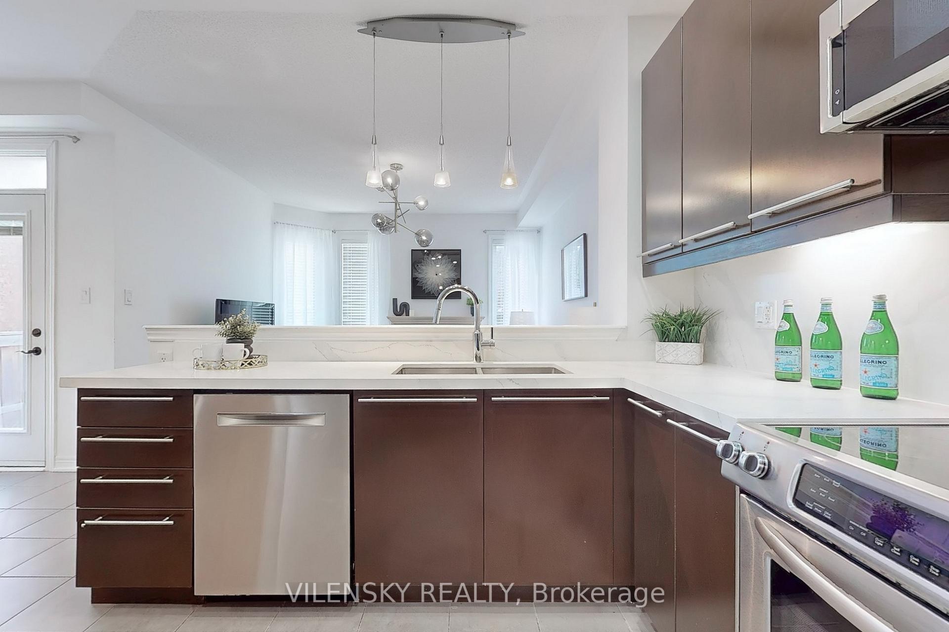 Photo 8 of 20 Alex Black Street, Vaughan, Patterson — HOMEH