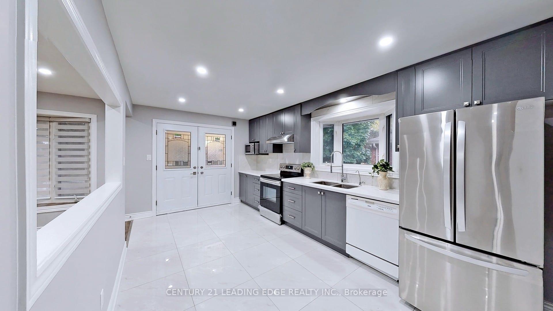 Photo 3 of Unit Main, 806 Beech Street W, Whitby, Downtown Whitby — HOMEH