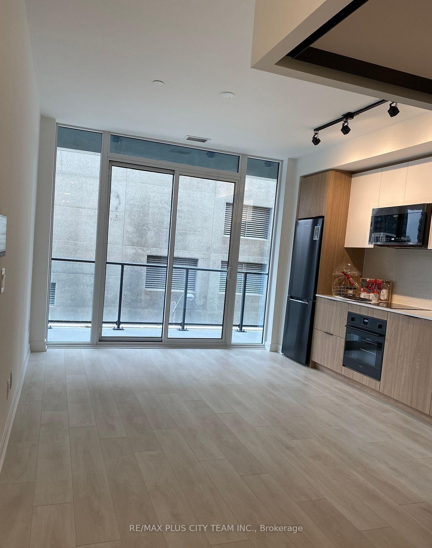 Photo 3 of Unit 324, 5 Defries St, Toronto, Regent Park — HOMEH