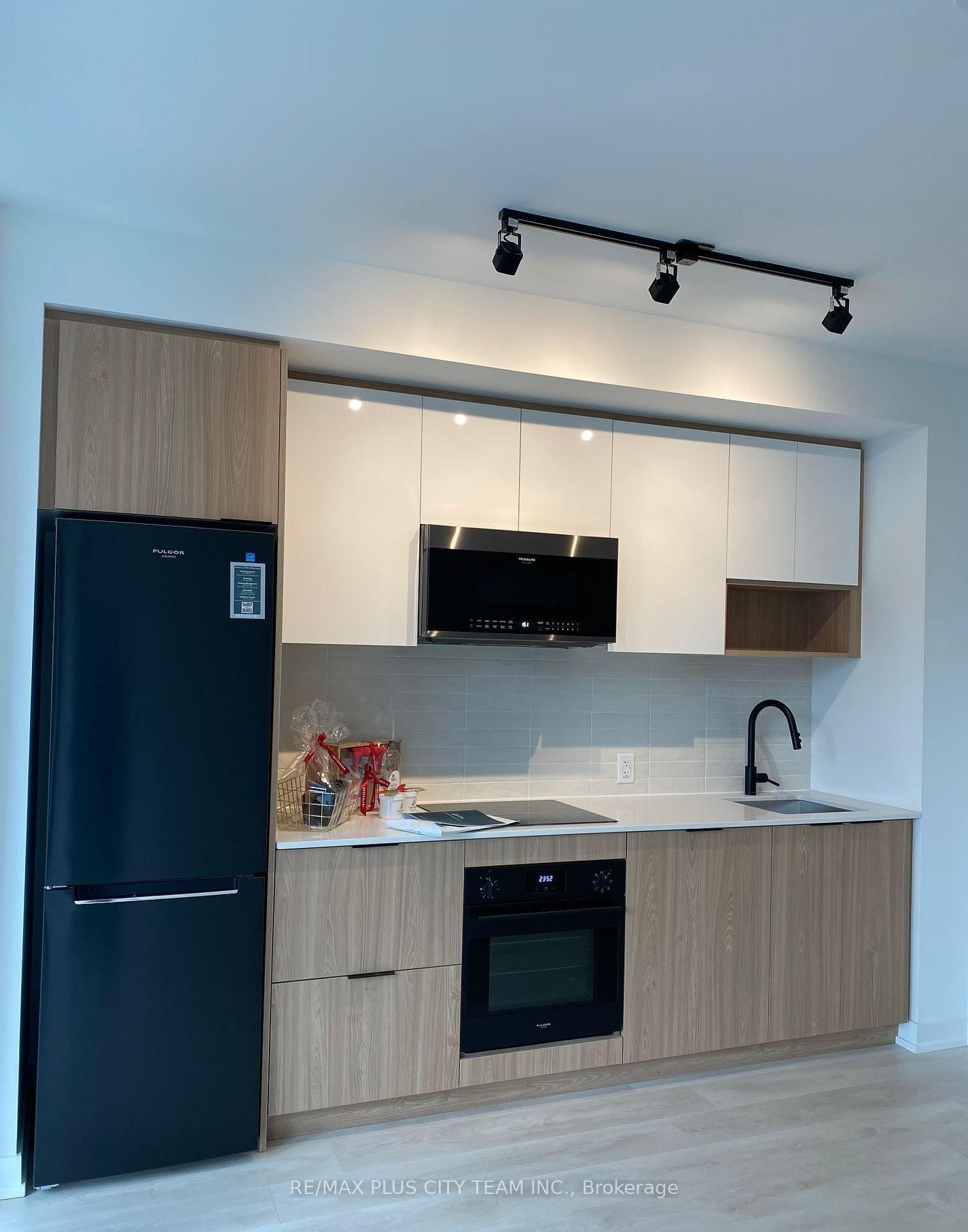 Photo 6 of Unit 324, 5 Defries St, Toronto, Regent Park — HOMEH