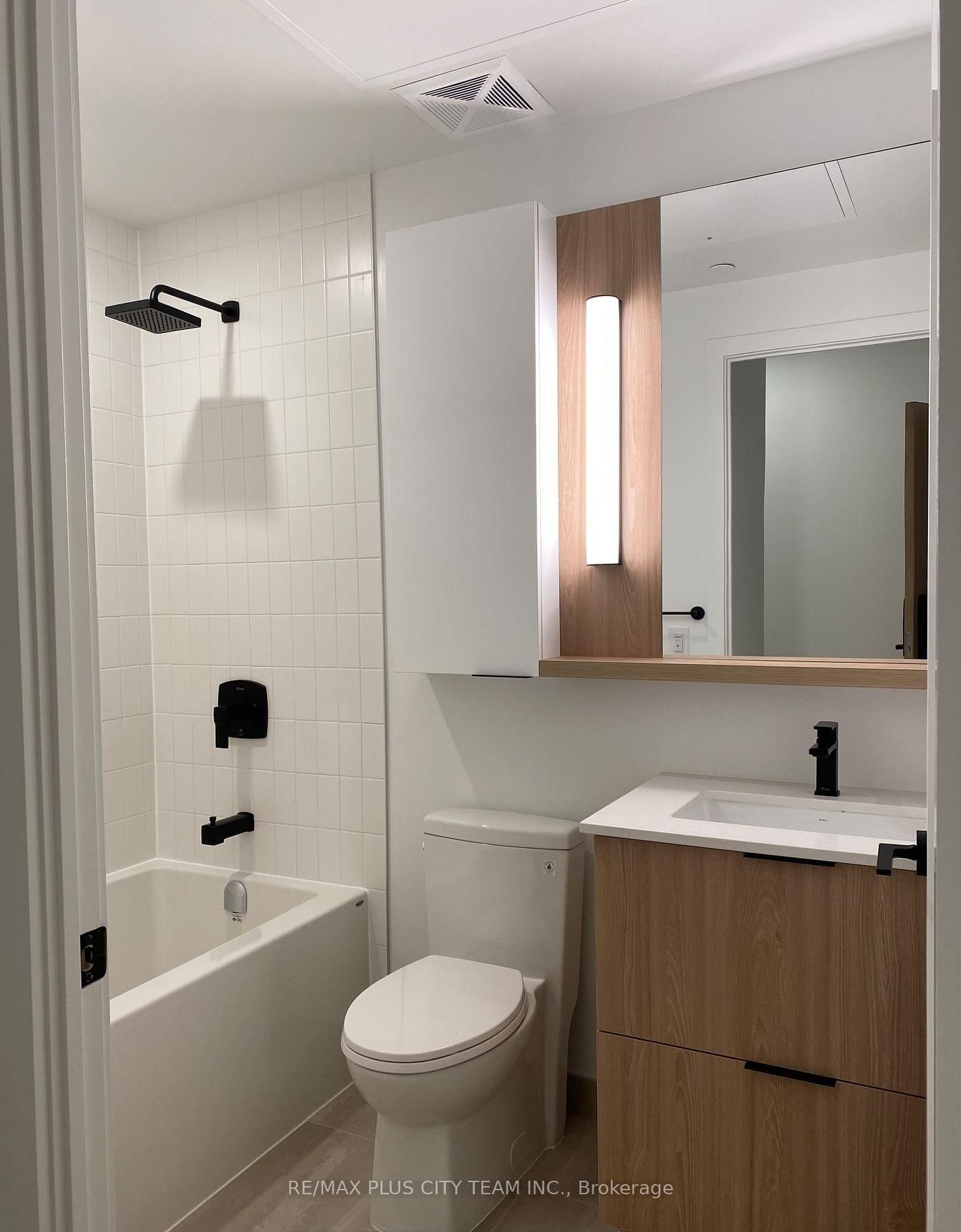 Photo 7 of Unit 324, 5 Defries St, Toronto, Regent Park — HOMEH