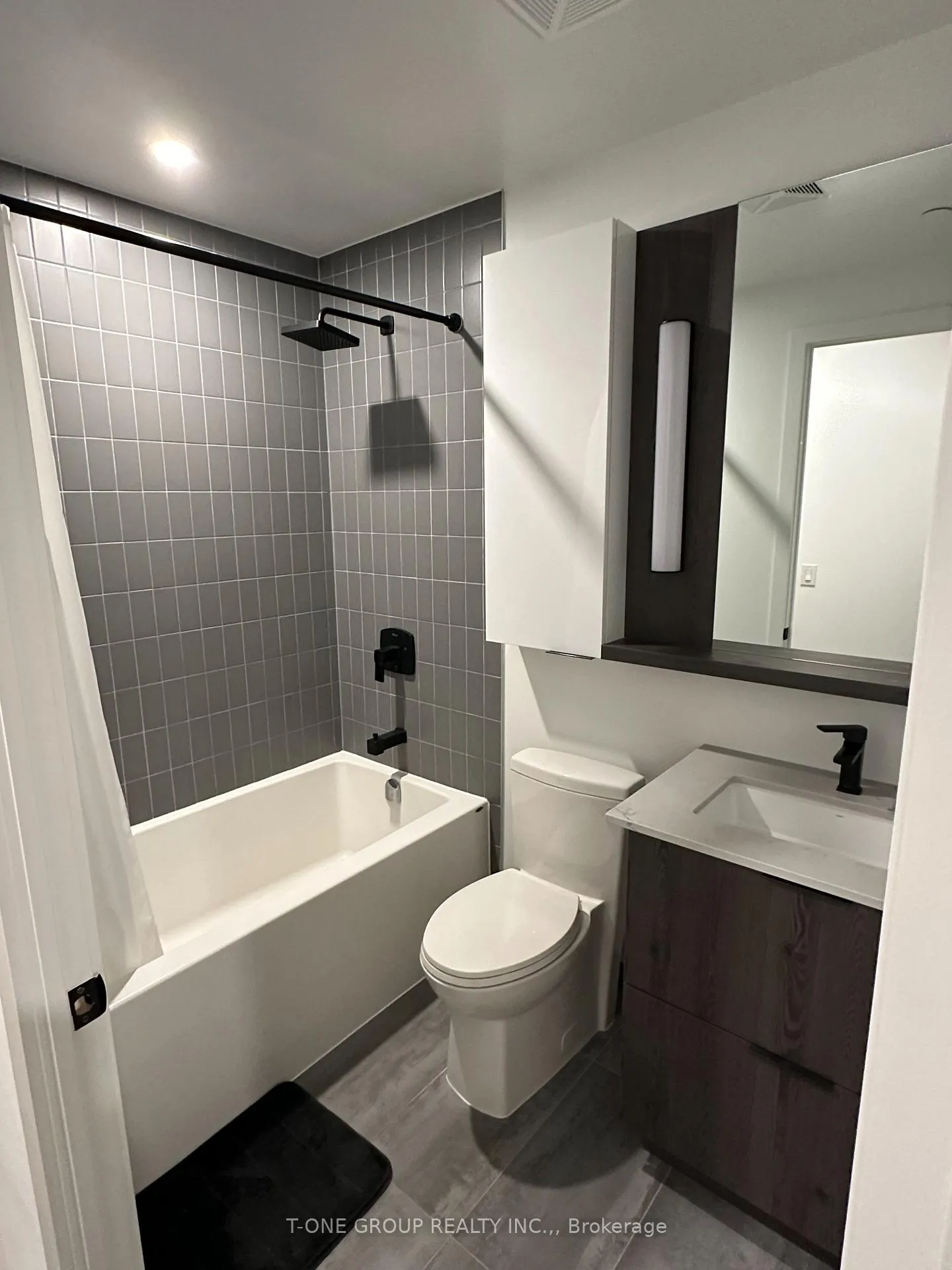 Photo 9 of Unit 3004, 5 Defries St, Toronto, Regent Park — HOMEH