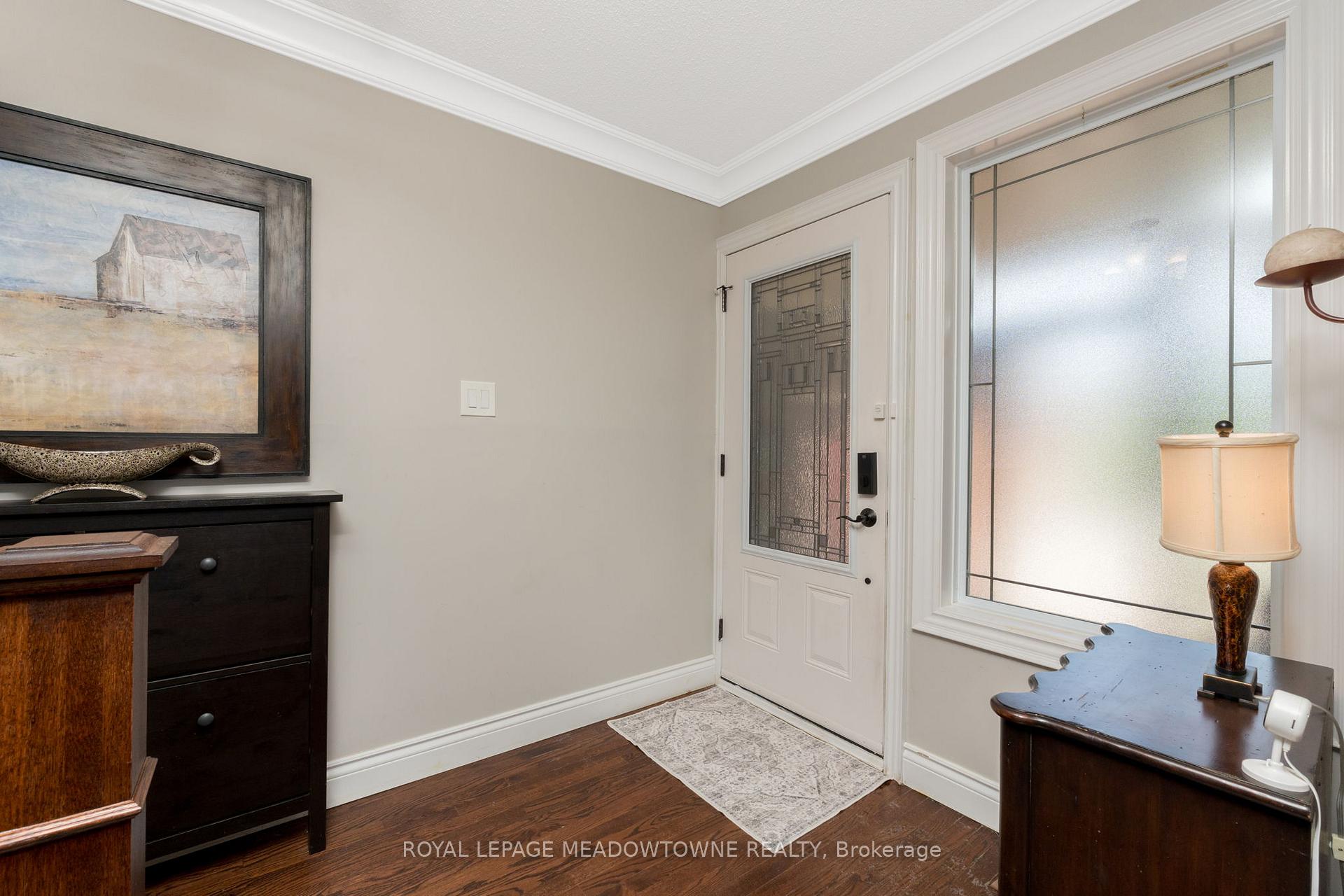 Photo 7 of 52 Canadian Oaks Drive, Whitby, Blue Grass Meadows — HOMEH