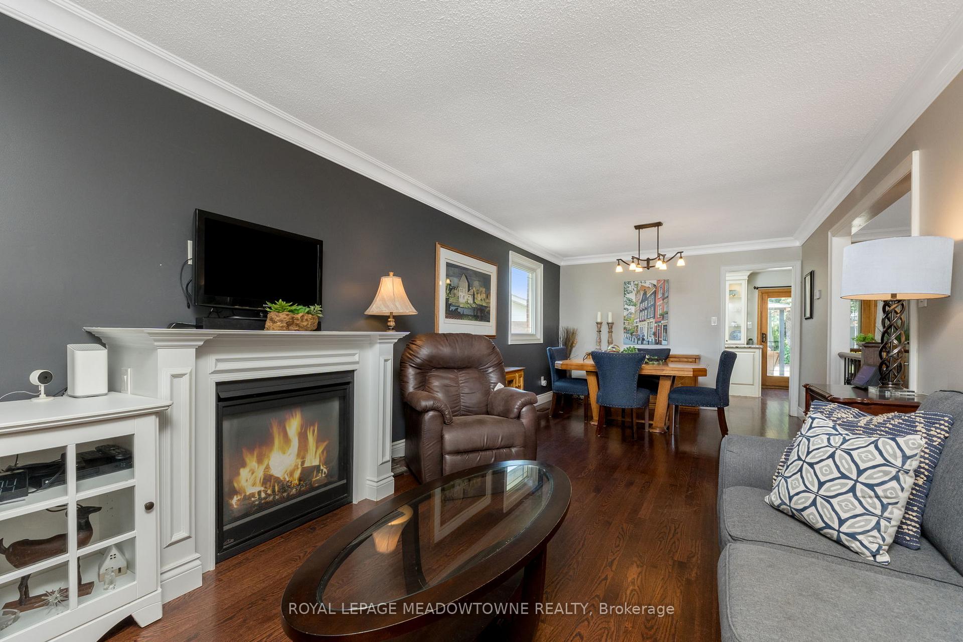 Photo 13 of 52 Canadian Oaks Drive, Whitby, Blue Grass Meadows — HOMEH