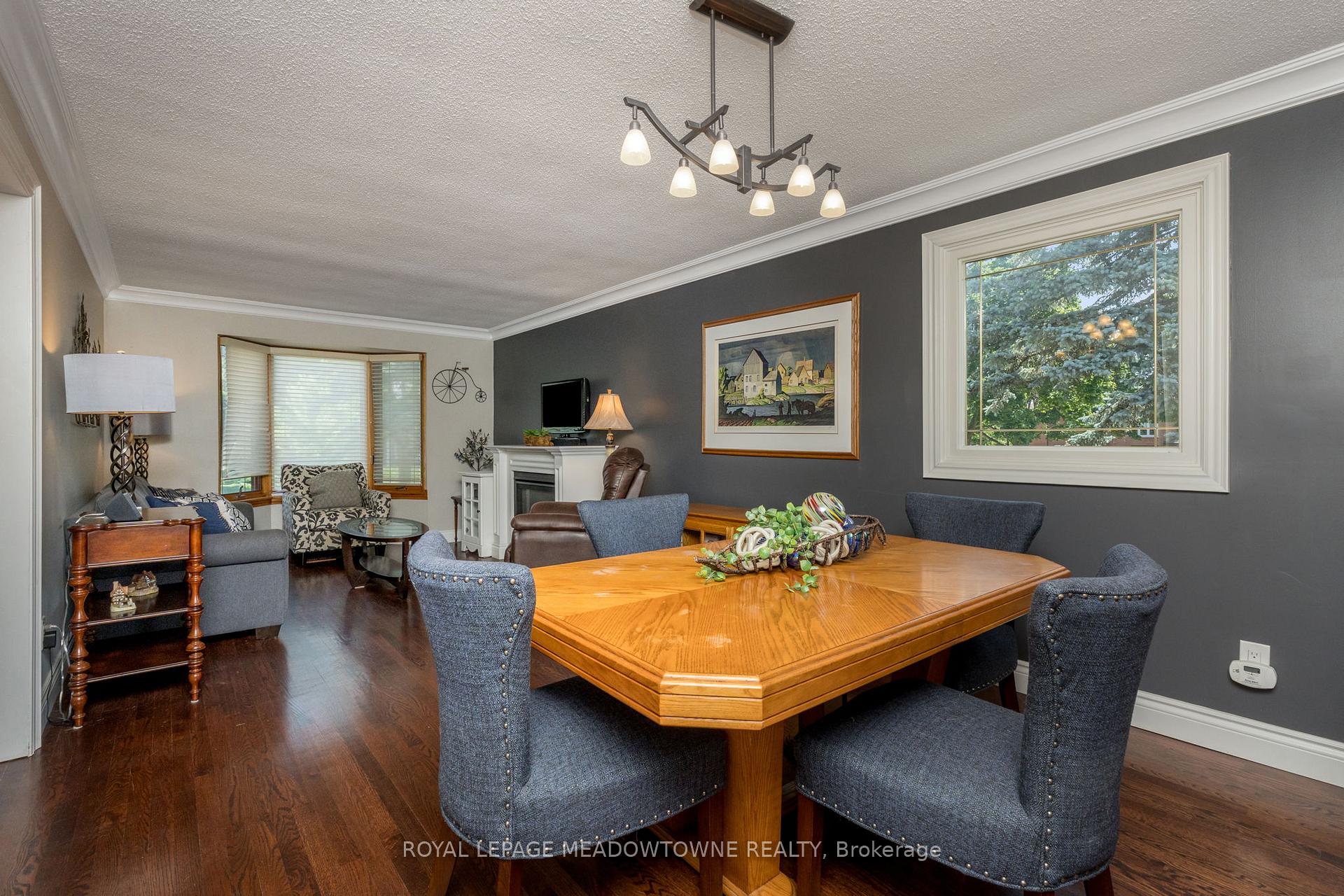 Photo 15 of 52 Canadian Oaks Drive, Whitby, Blue Grass Meadows — HOMEH