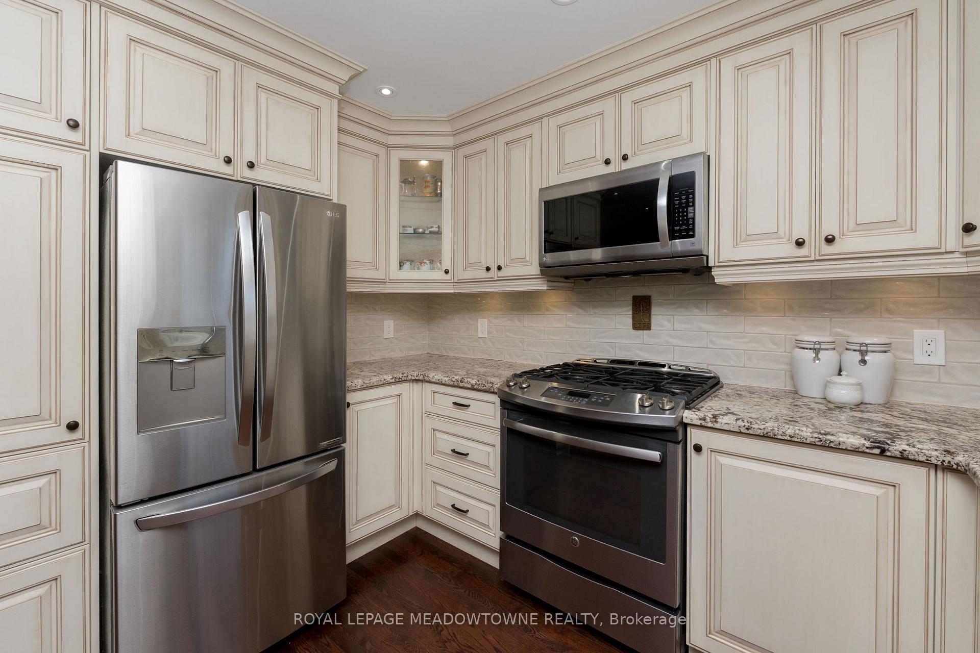 Photo 22 of 52 Canadian Oaks Drive, Whitby, Blue Grass Meadows — HOMEH