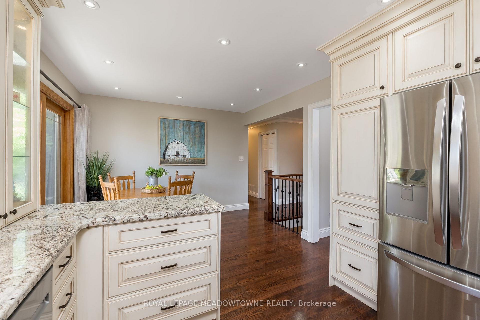 Photo 23 of 52 Canadian Oaks Drive, Whitby, Blue Grass Meadows — HOMEH