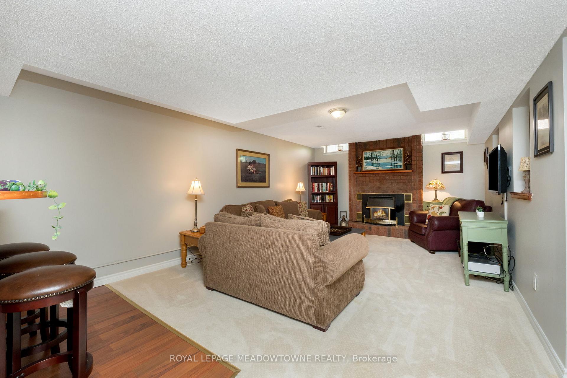 Photo 32 of 52 Canadian Oaks Drive, Whitby, Blue Grass Meadows — HOMEH