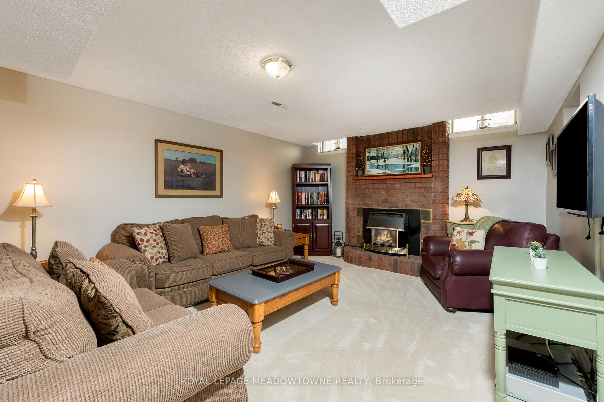 Photo 33 of 52 Canadian Oaks Drive, Whitby, Blue Grass Meadows — HOMEH