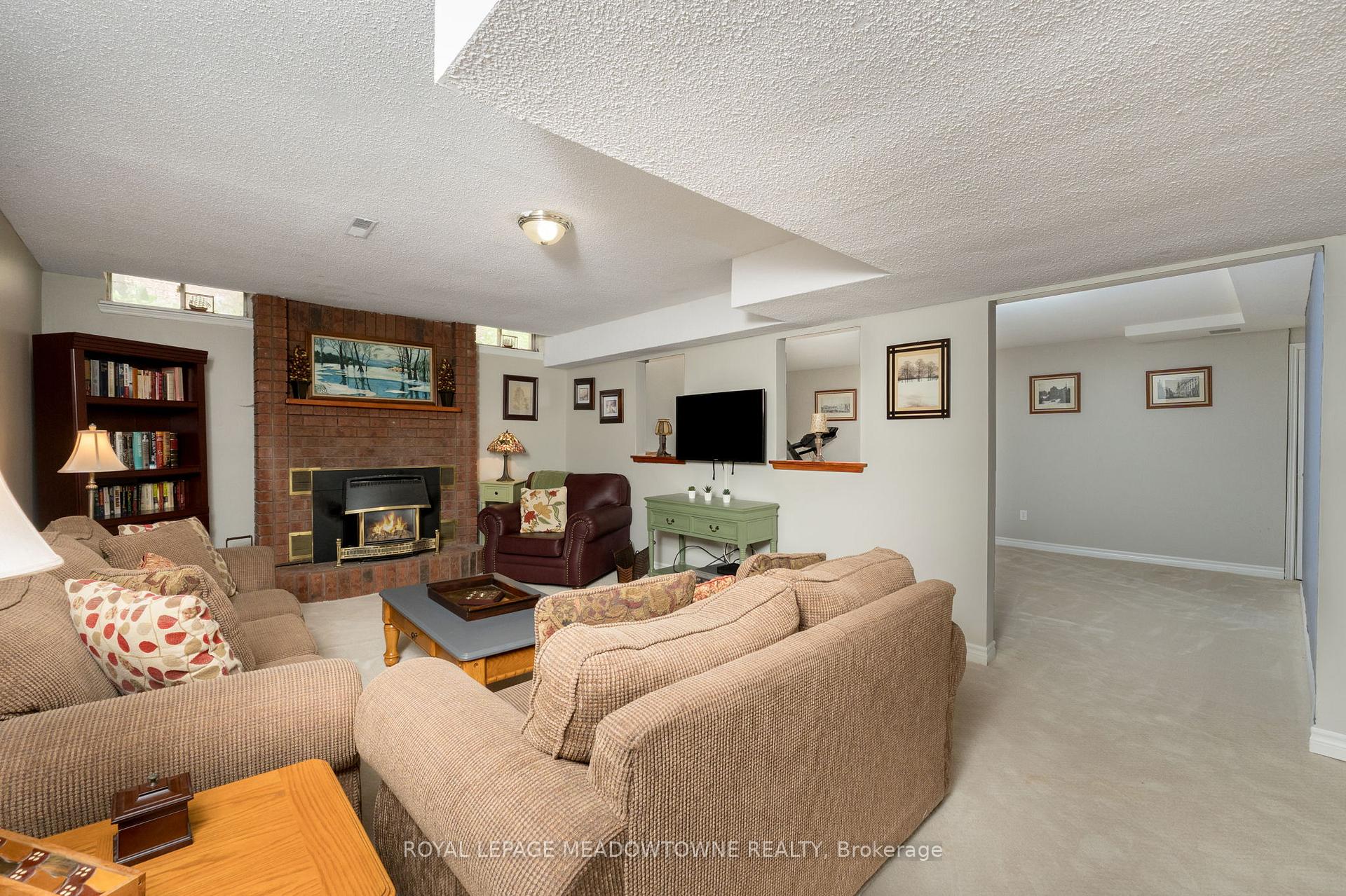 Photo 35 of 52 Canadian Oaks Drive, Whitby, Blue Grass Meadows — HOMEH