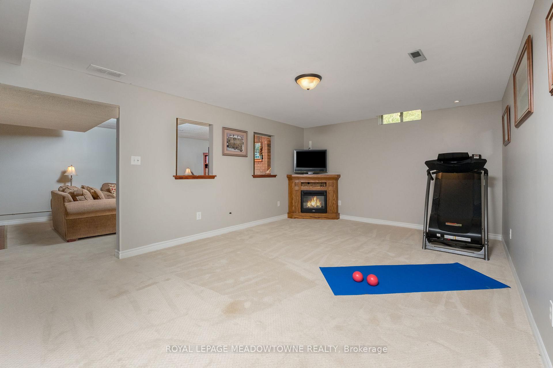 Photo 37 of 52 Canadian Oaks Drive, Whitby, Blue Grass Meadows — HOMEH