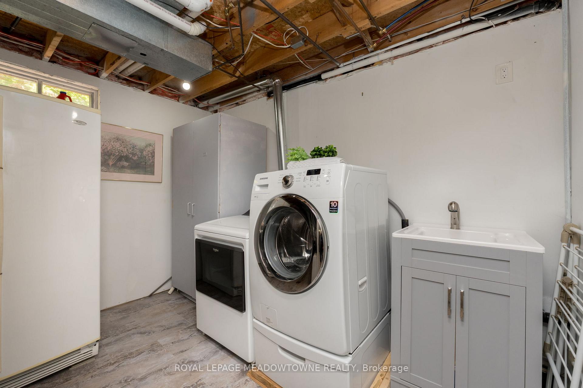 Photo 41 of 52 Canadian Oaks Drive, Whitby, Blue Grass Meadows — HOMEH