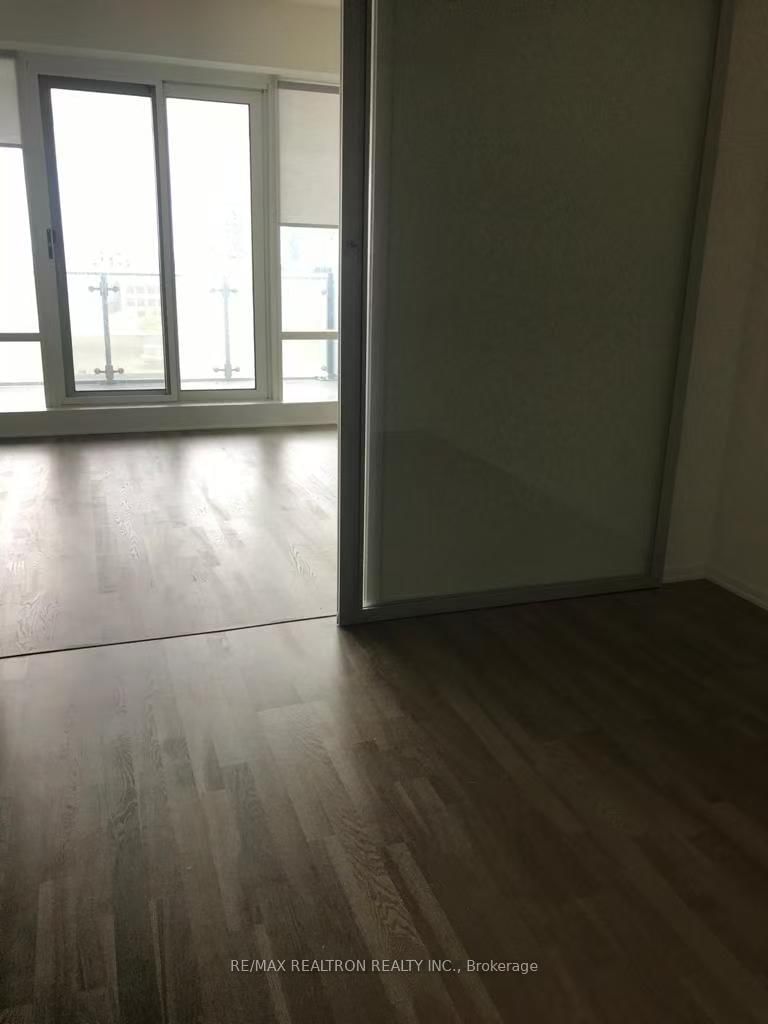 Photo 3 of Unit 2202, 1 Bloor St E, Toronto, Church-Yonge Corridor — HOMEH