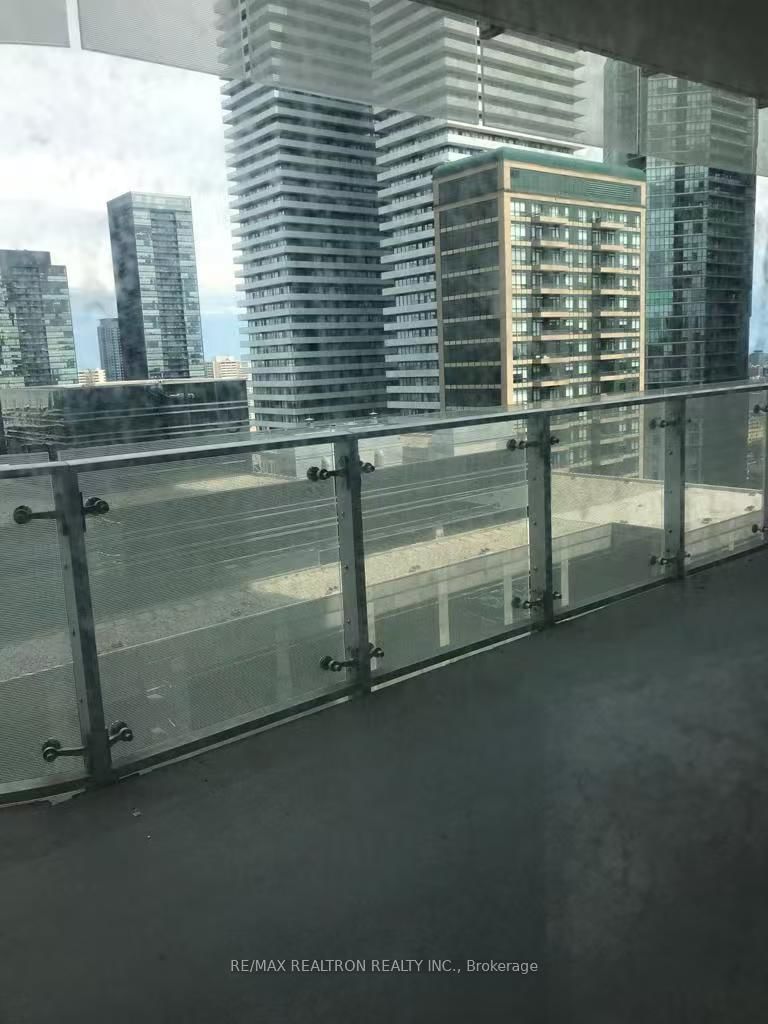 Photo 5 of Unit 2202, 1 Bloor St E, Toronto, Church-Yonge Corridor — HOMEH