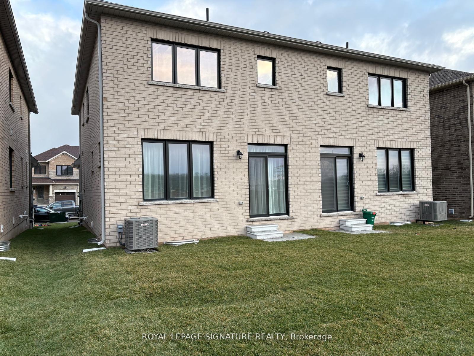 Photo 4 of 235 Port Crescent, Welland, Dain City — HOMEH