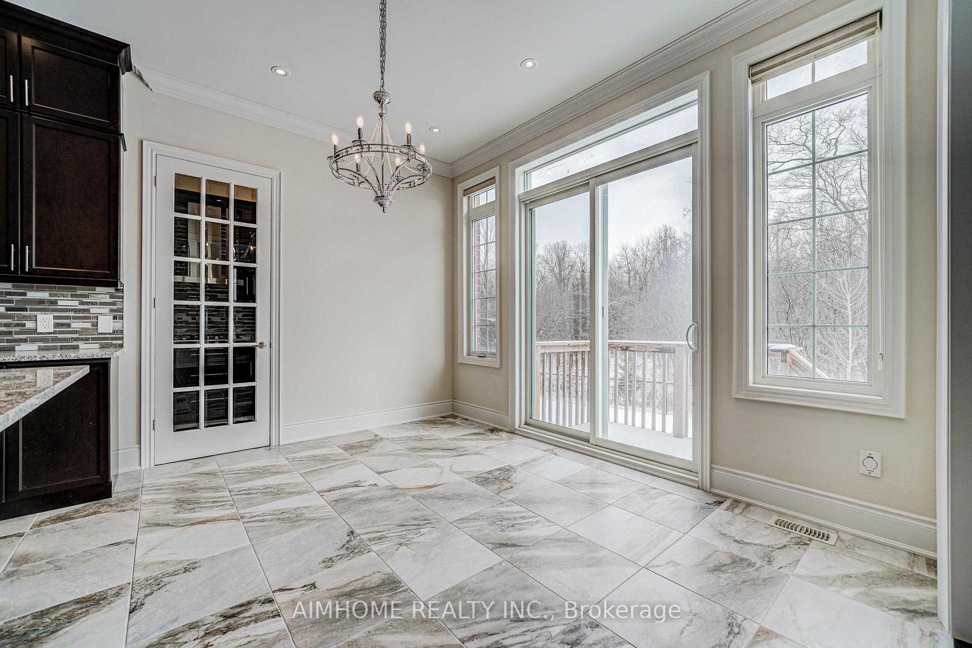 Photo 10 of 98 Joseph Hartman Crescent, Aurora, Rural Aurora — HOMEH