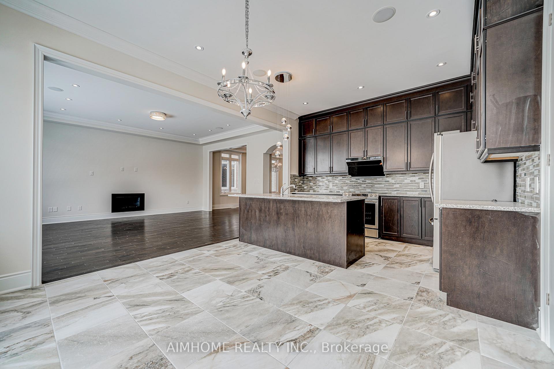 Photo 8 of 98 Joseph Hartman Crescent, Aurora, Rural Aurora — HOMEH