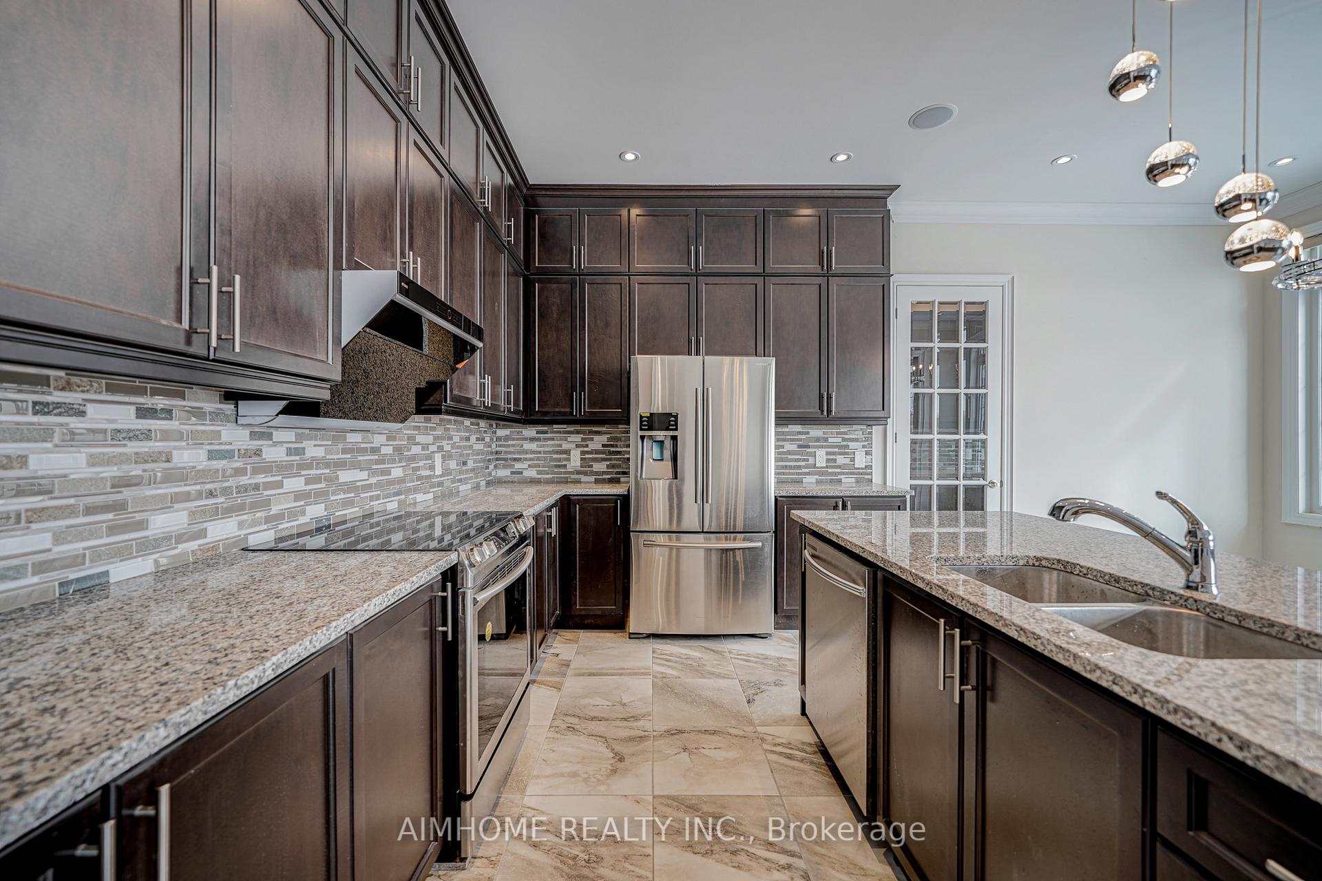 Photo 30 of 98 Joseph Hartman Crescent, Aurora, Rural Aurora — HOMEH