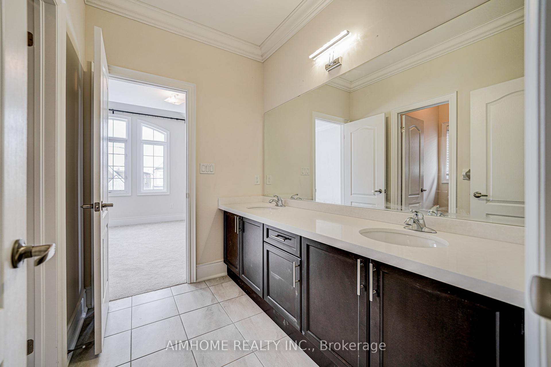 Photo 20 of 98 Joseph Hartman Crescent, Aurora, Rural Aurora — HOMEH